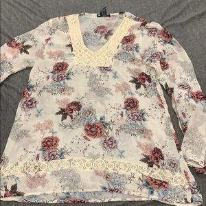 FINAL PRICE: Cute tan flowery top